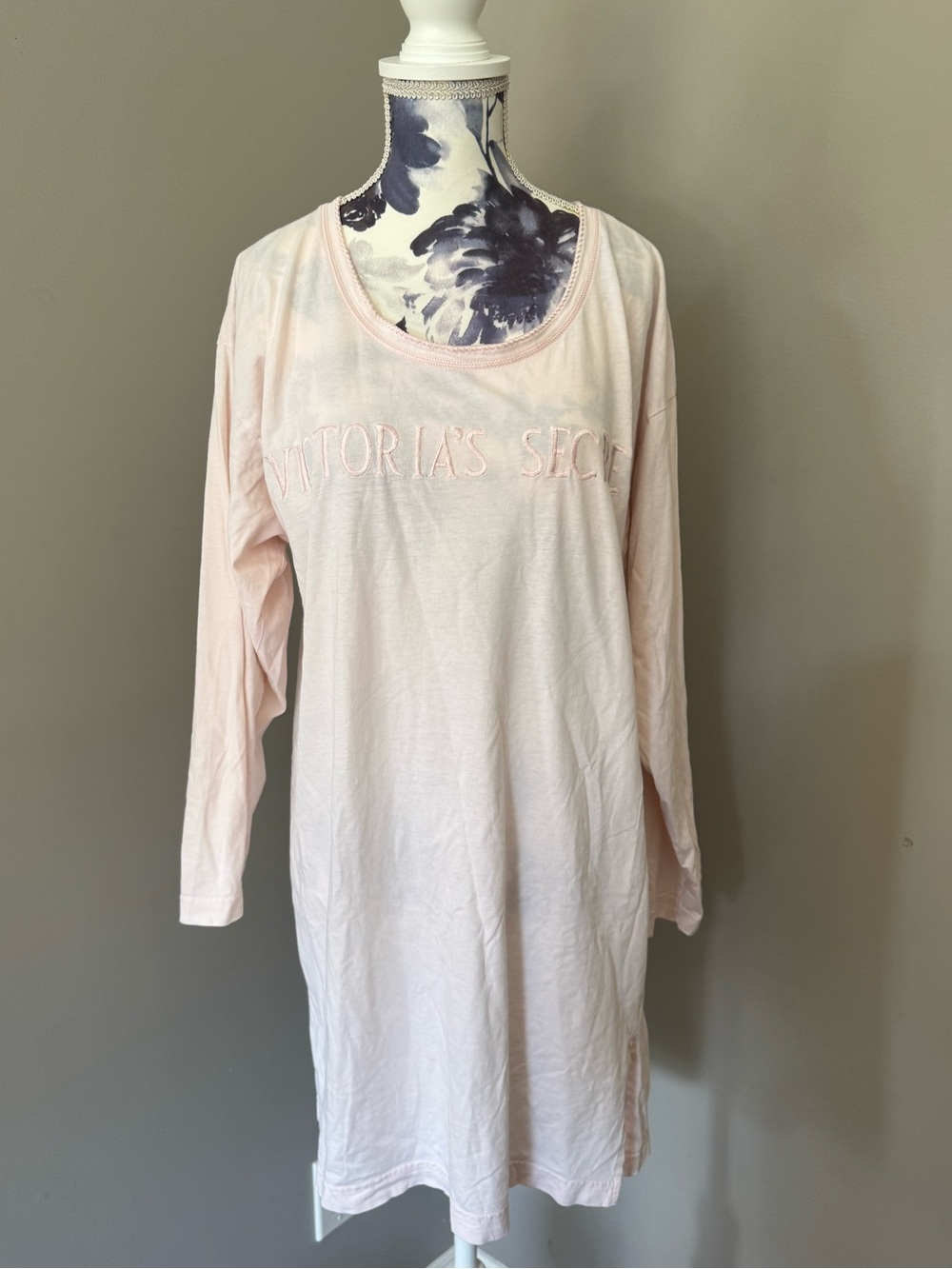 Y2K Victoria's Secret Pale Pink Long Sleeve Sleep Shirt Nightgown